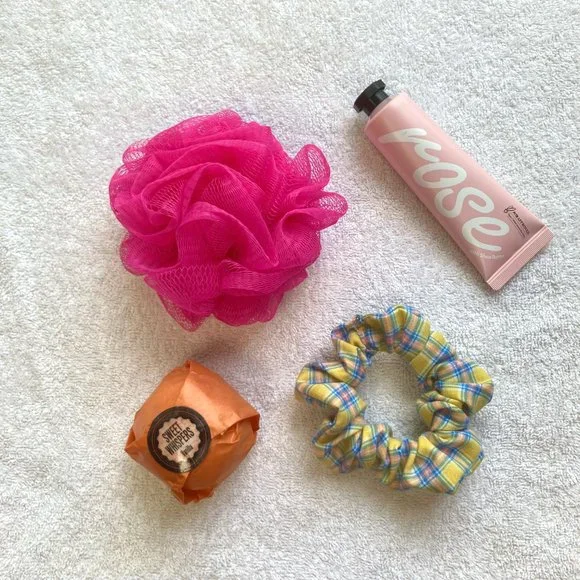 GO GIRL SELF-CARE GIFT SET - Picture 6 of 6